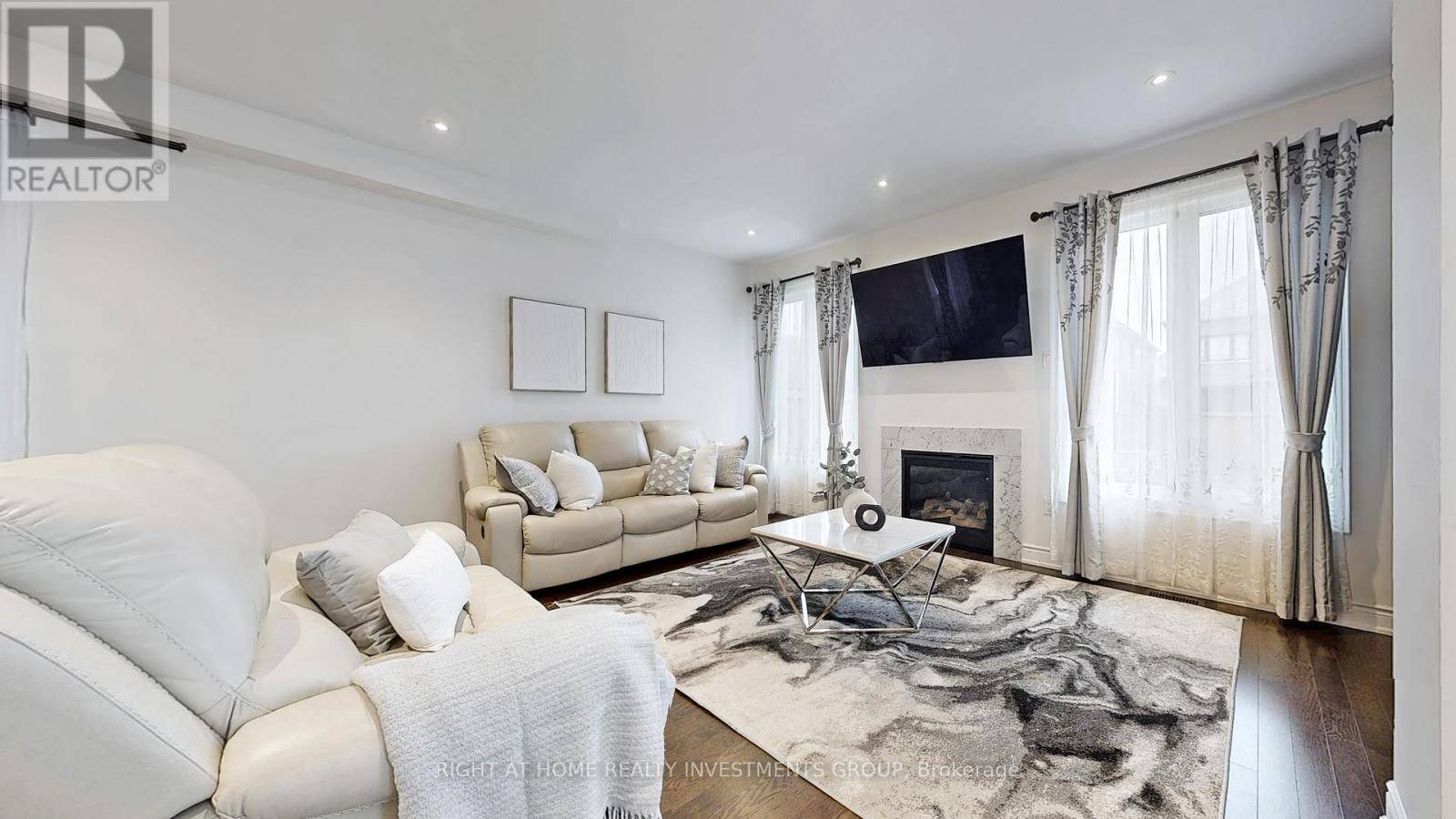 Bradford West Gwillimbury (bradford), ON L3Z4J2,100 BARTRAM CRESCENT E