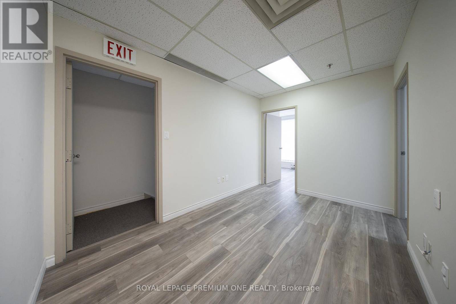 Vaughan (west Woodbridge Industrial Area), ON L4L7Z1,65 Woodstream BLVD #16 (Upper)