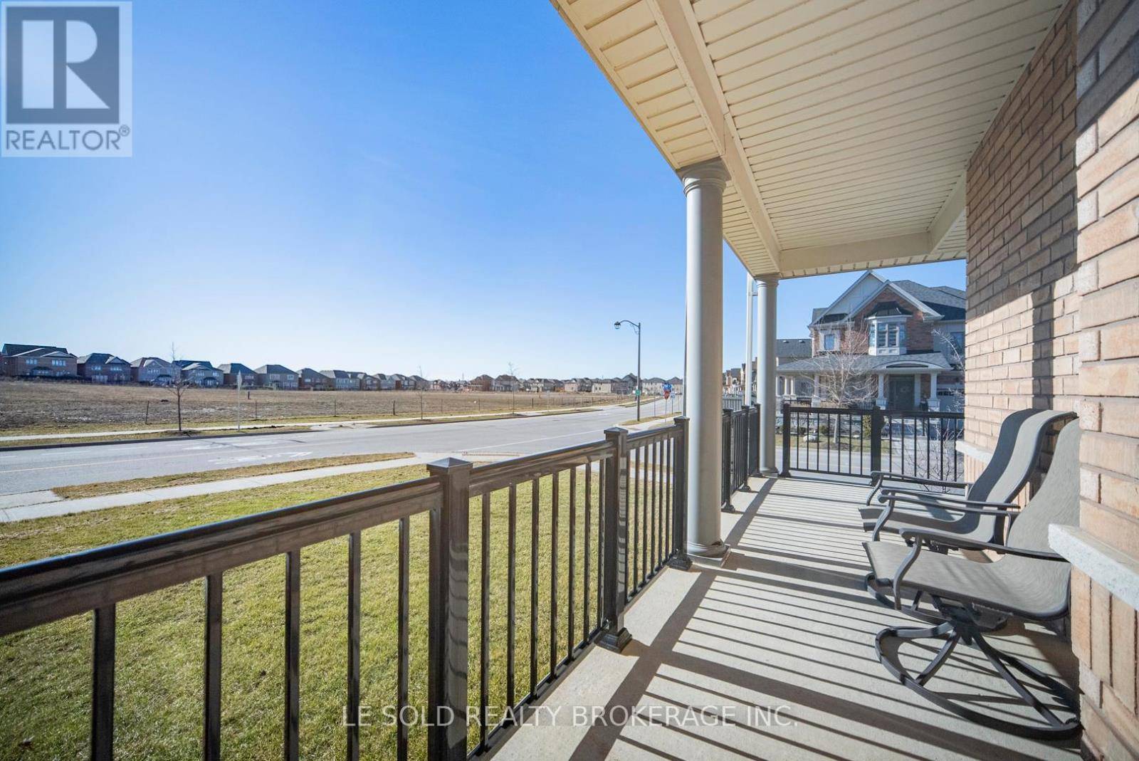 East Gwillimbury (holland Landing), ON L9N0S8,51 SPRUCE AVENUE