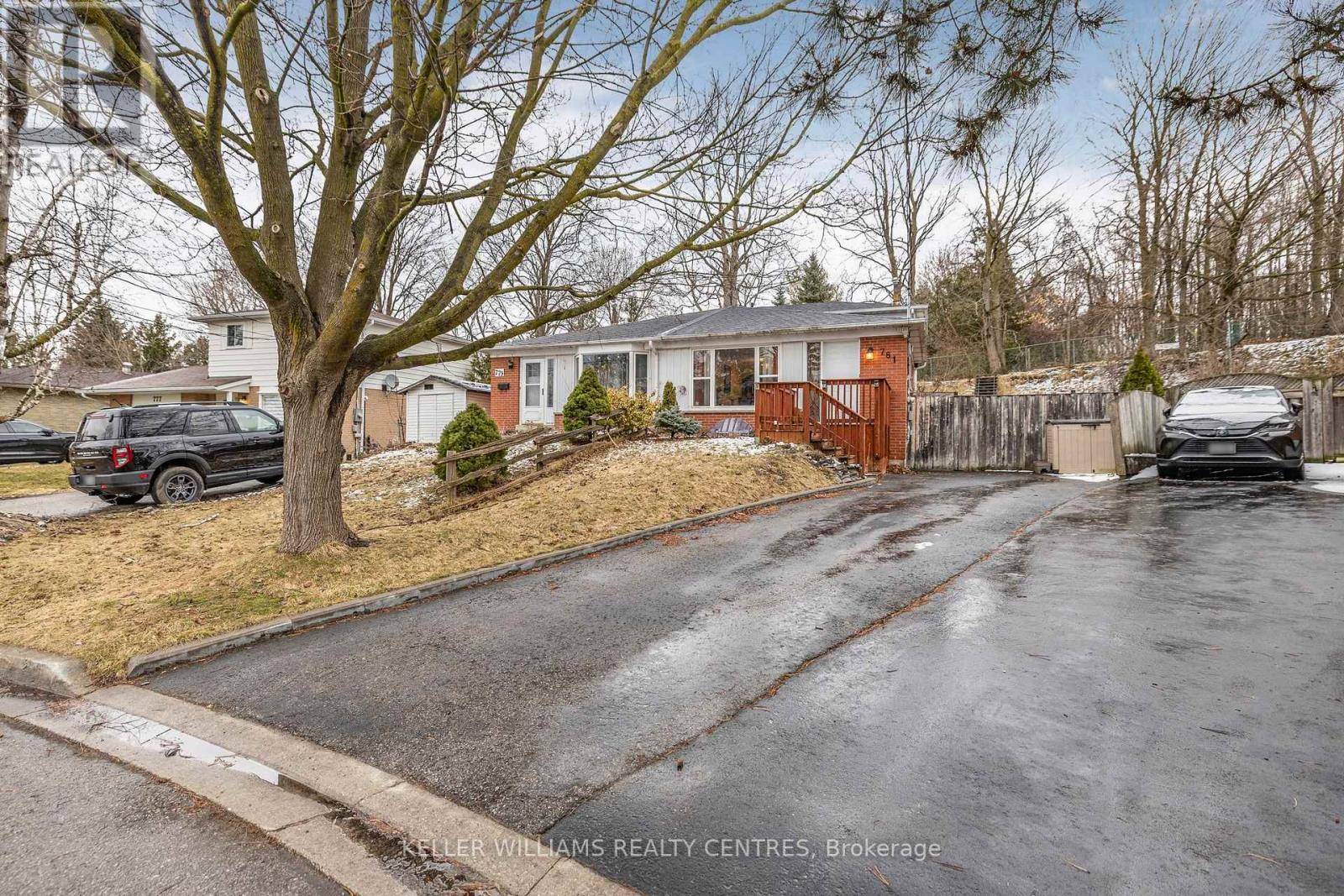 Newmarket (huron Heights-leslie Valley), ON L3Y3B2,781 GREENFIELD CRESCENT