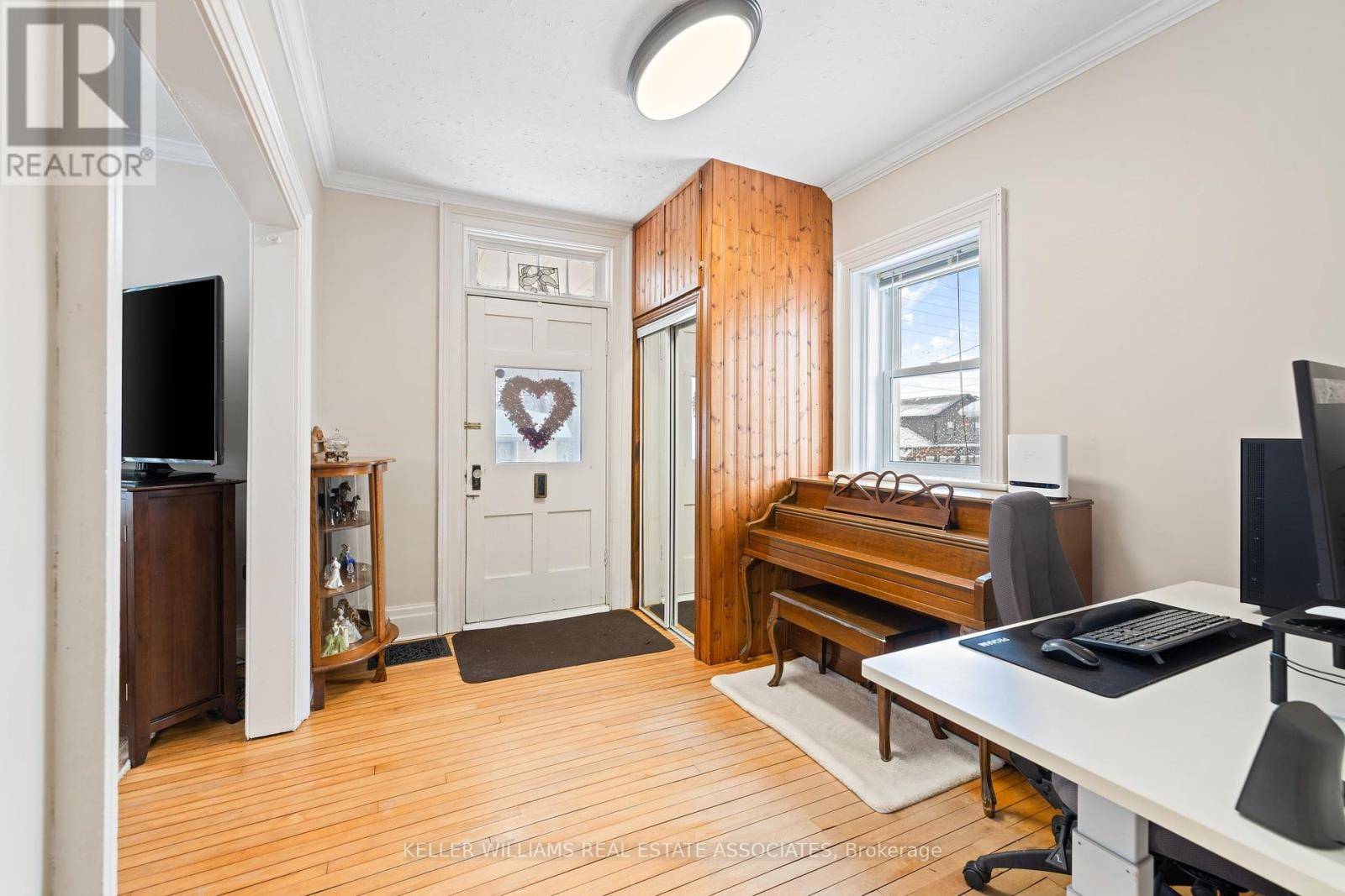 Innisfil (lefroy), ON L0L1W0,1379 KILLARNEY BEACH ROAD