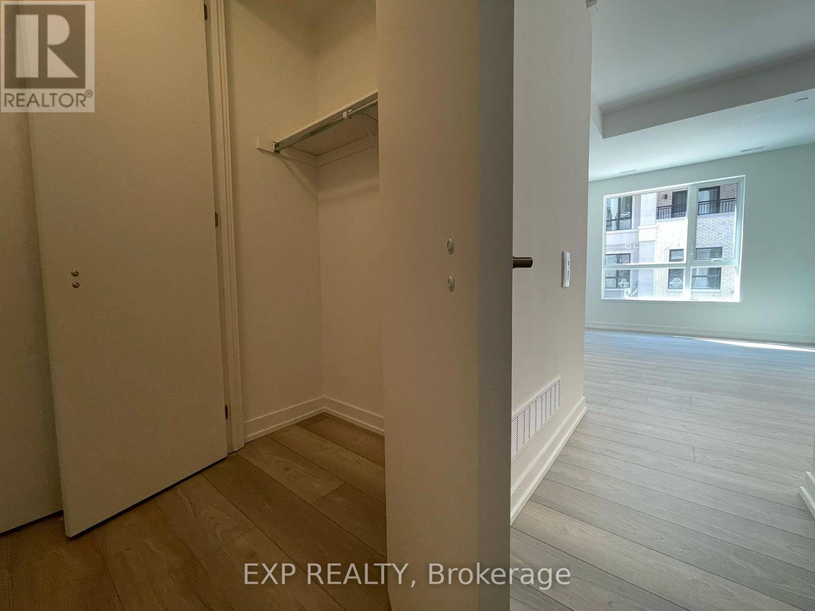 Richmond Hill, ON L4S0P4,67 Saigon DR #103