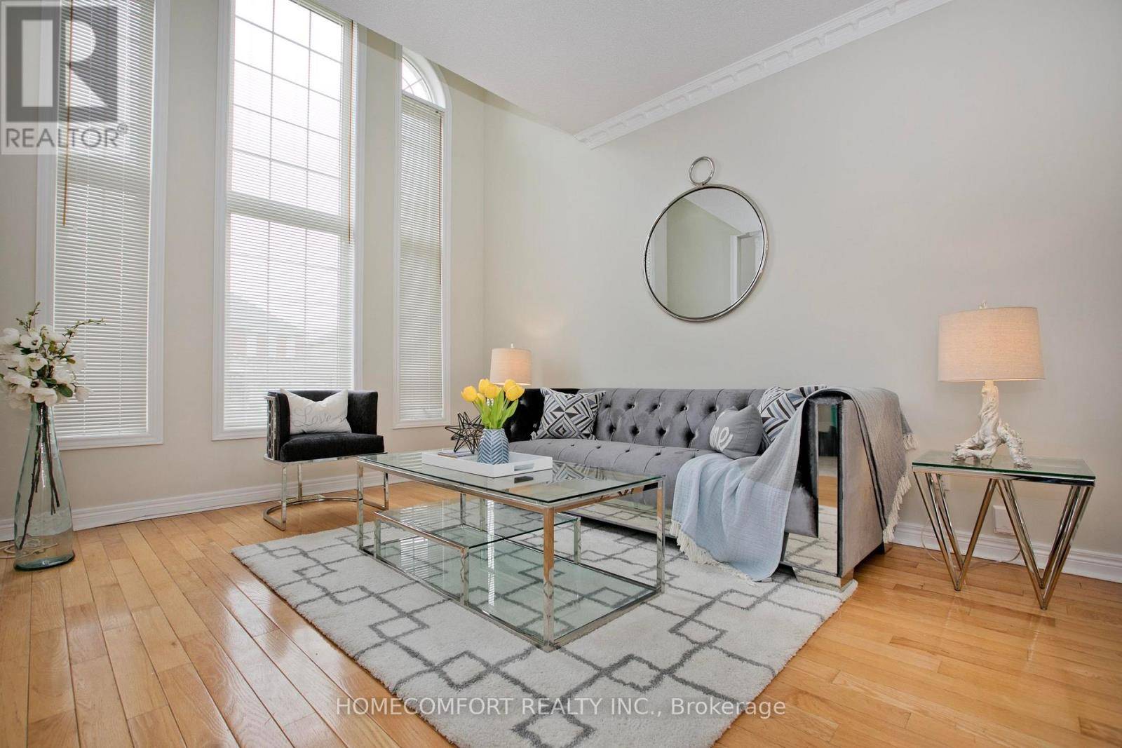 Vaughan (east Woodbridge), ON L4L9M5,182 SIDERNO CRESCENT