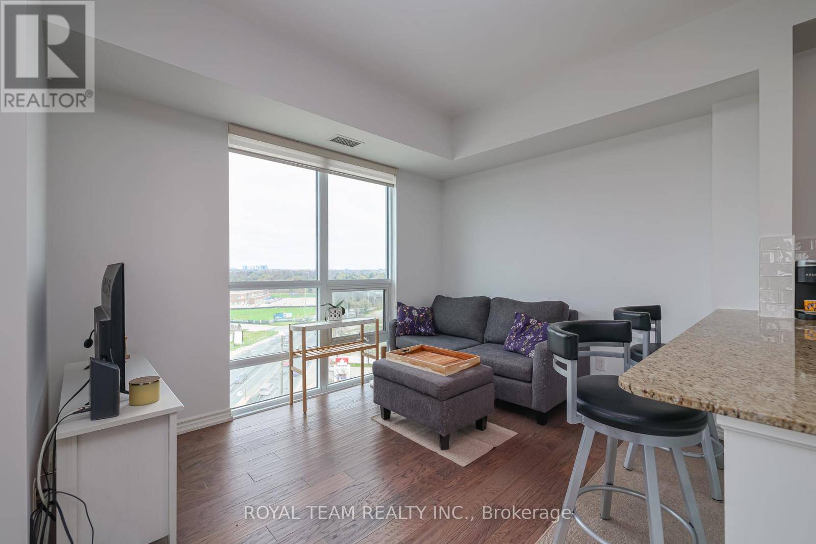 Vaughan (vaughan Grove), ON L4L1Y9,7730 Kipling AVE #905