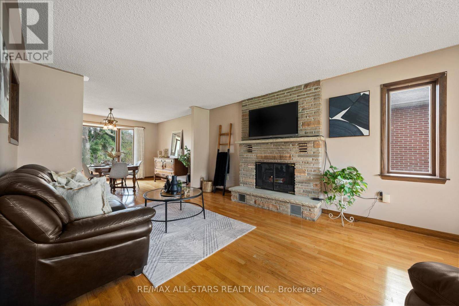 Richmond Hill (north Richvale), ON L4C3T6,145 PEMBERTON ROAD