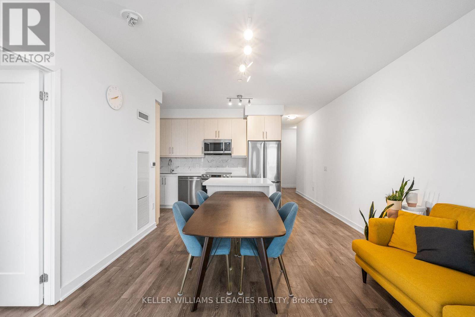 Richmond Hill (langstaff), ON L4B0H6,105 Oneida CRES #2103