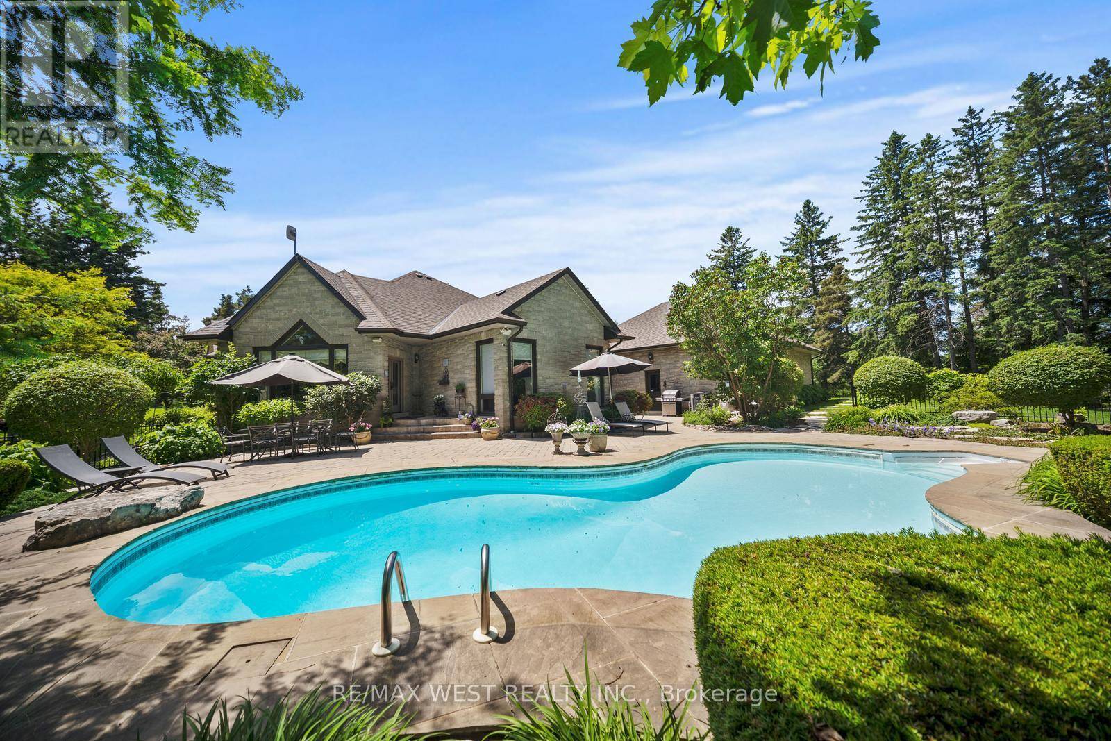 Vaughan (kleinburg), ON L0J1C0,5775 KIRBY ROAD