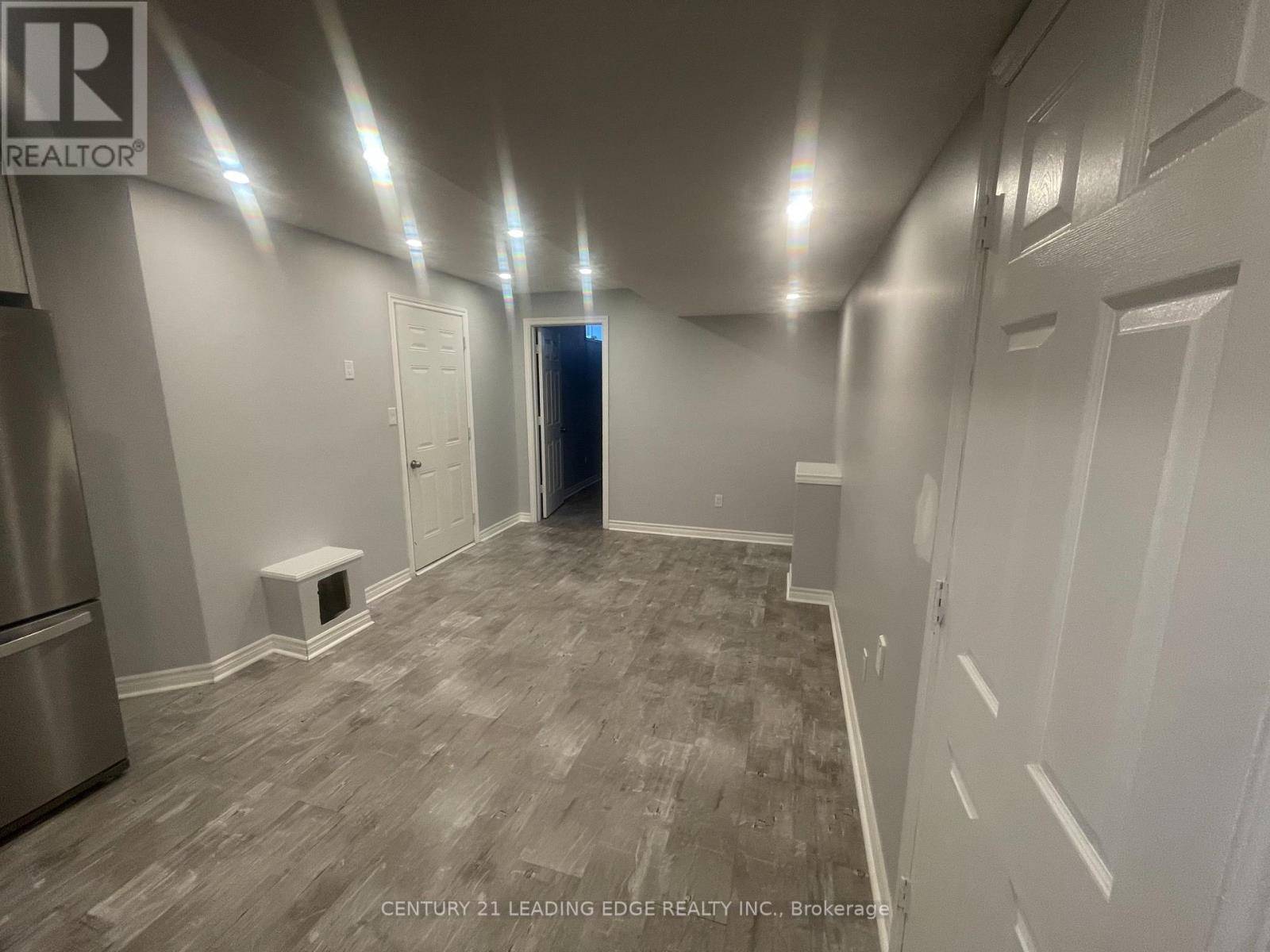 Vaughan (kleinburg), ON L4H3N5,72 PELEE AVENUE