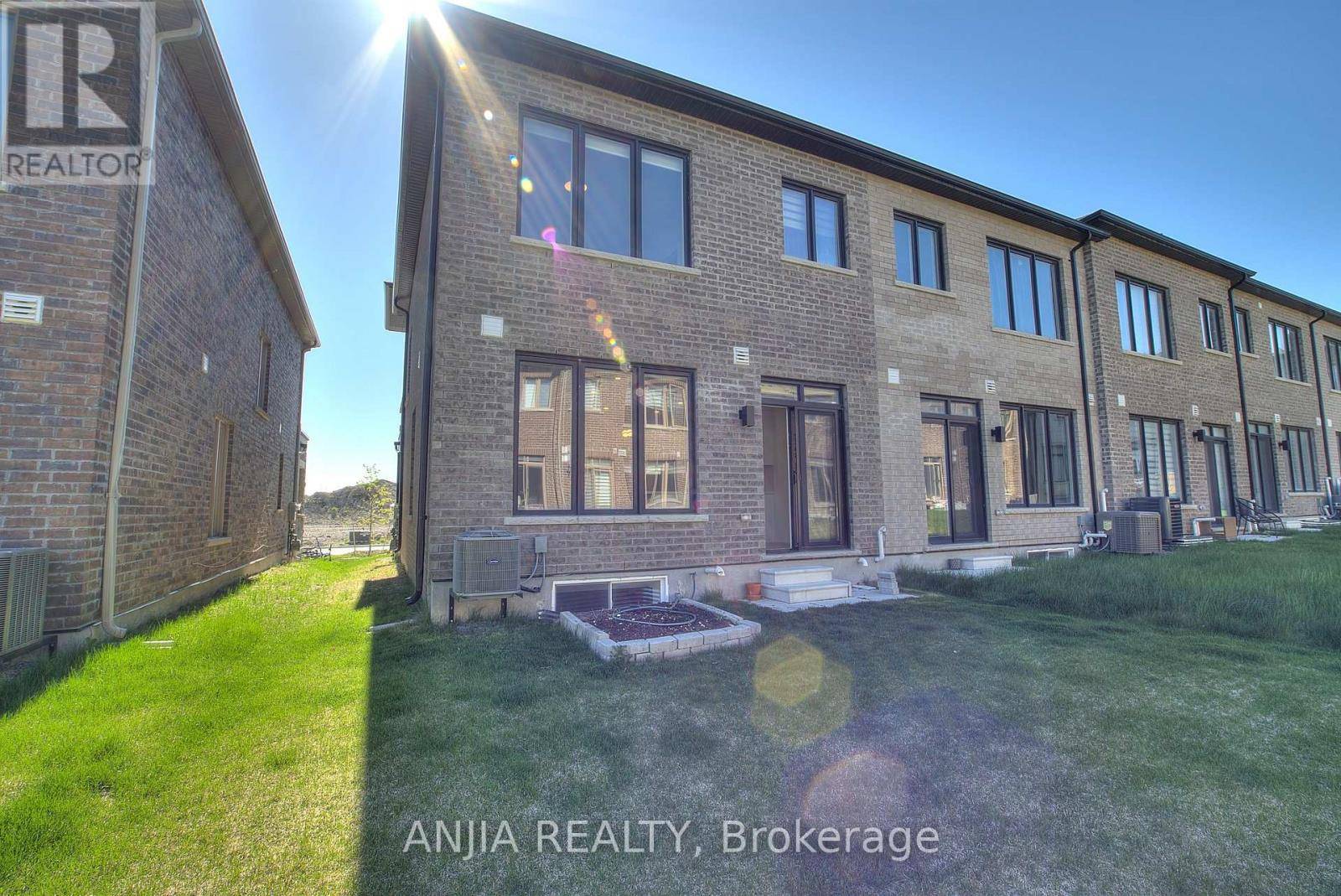 Markham (angus Glen), ON L6C3K4,69 FREEMAN WILLIAMS STREET