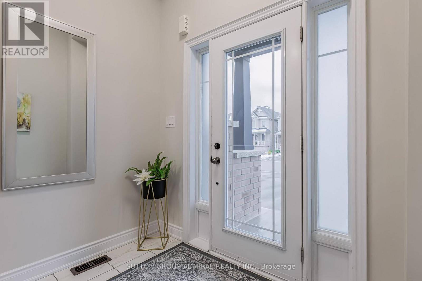 New Tecumseth (alliston), ON L9R0T5,123 ARNOLD CRESCENT