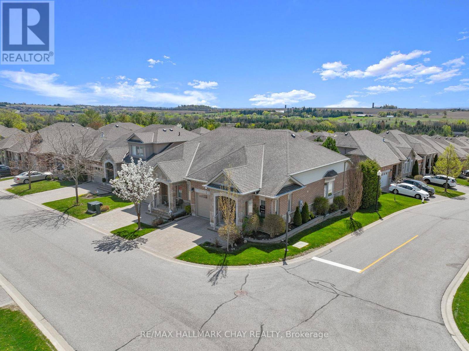 New Tecumseth, ON L9R0H3,190 RIDGE WAY