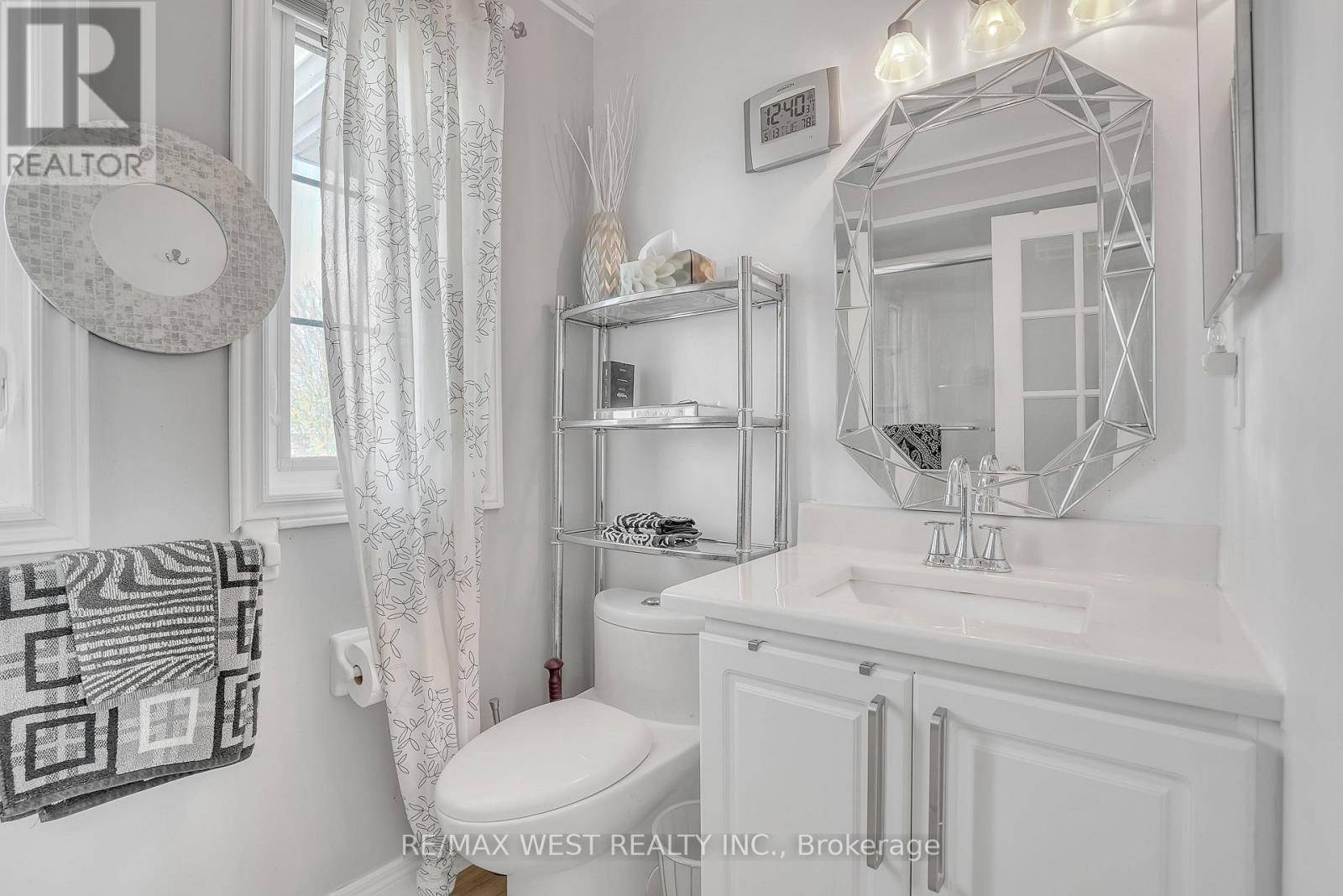 New Tecumseth (alliston), ON L9R1P7,19 DARLING CRESCENT