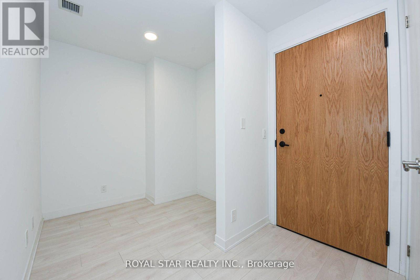 Vaughan (beverley Glen), ON L4J0L4,7950 Bathurst ST #1207