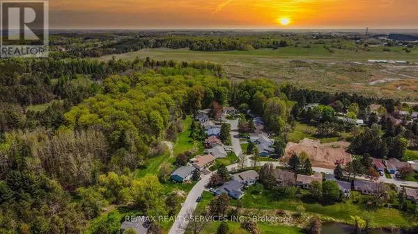 New Tecumseth, ON L0G1W0,12 PINETREE COURT