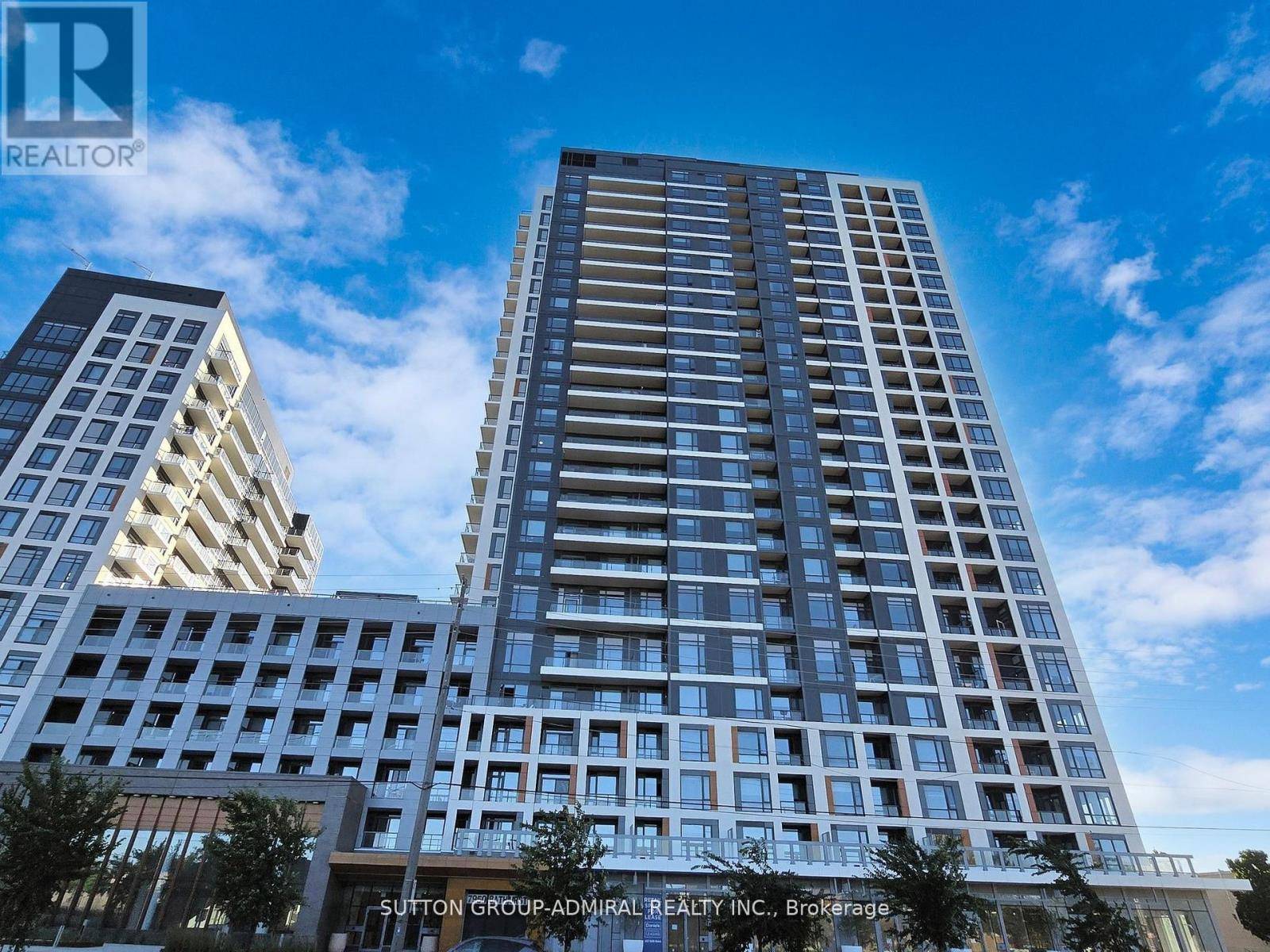 Vaughan (beverley Glen), ON L4J0L4,7950 Bathurst ST #403