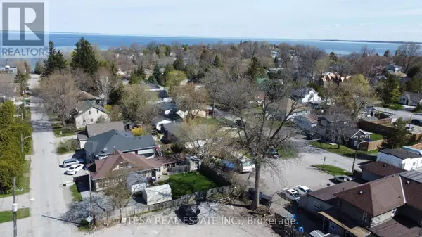 Georgina (sutton & Jackson's Point), ON L4P3E9,924 LAKE DRIVE E