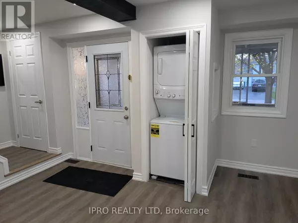 Innisfil (alcona), ON L9S1V5,945 Vance CRES #1