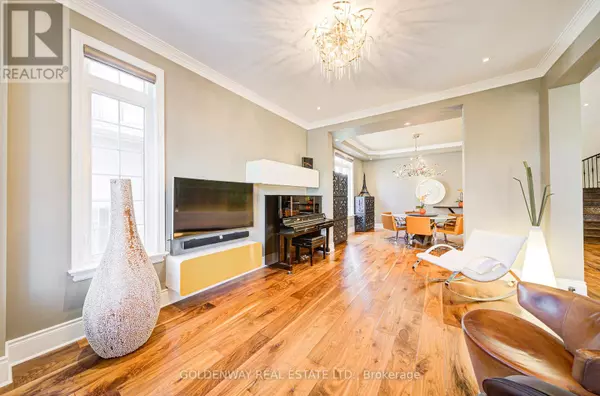 Vaughan, ON L6A4R2,229 HUNTERWOOD CHASE
