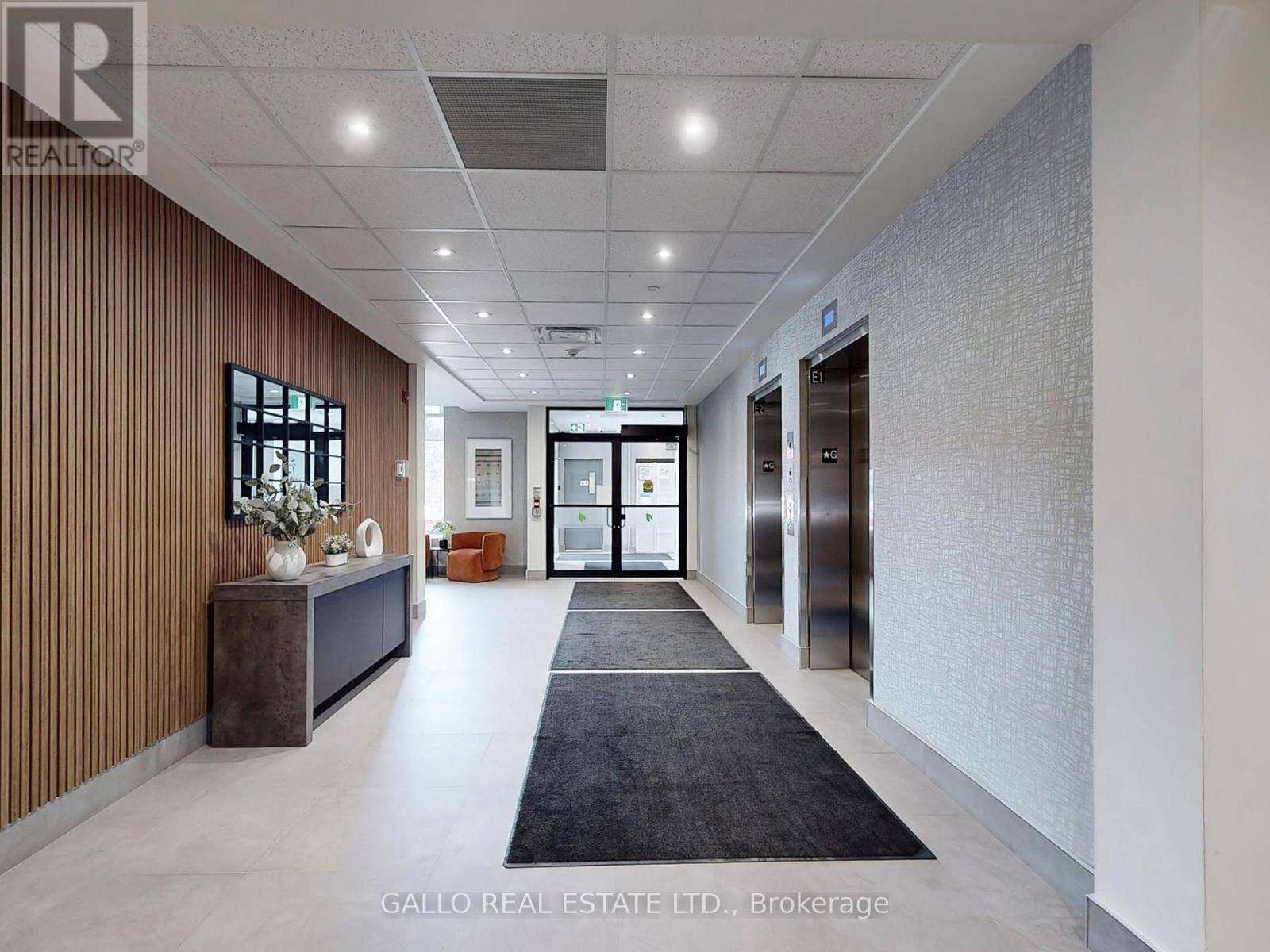 Whitchurch-stouffville (stouffville), ON L4A5G4,5917 Main ST #301