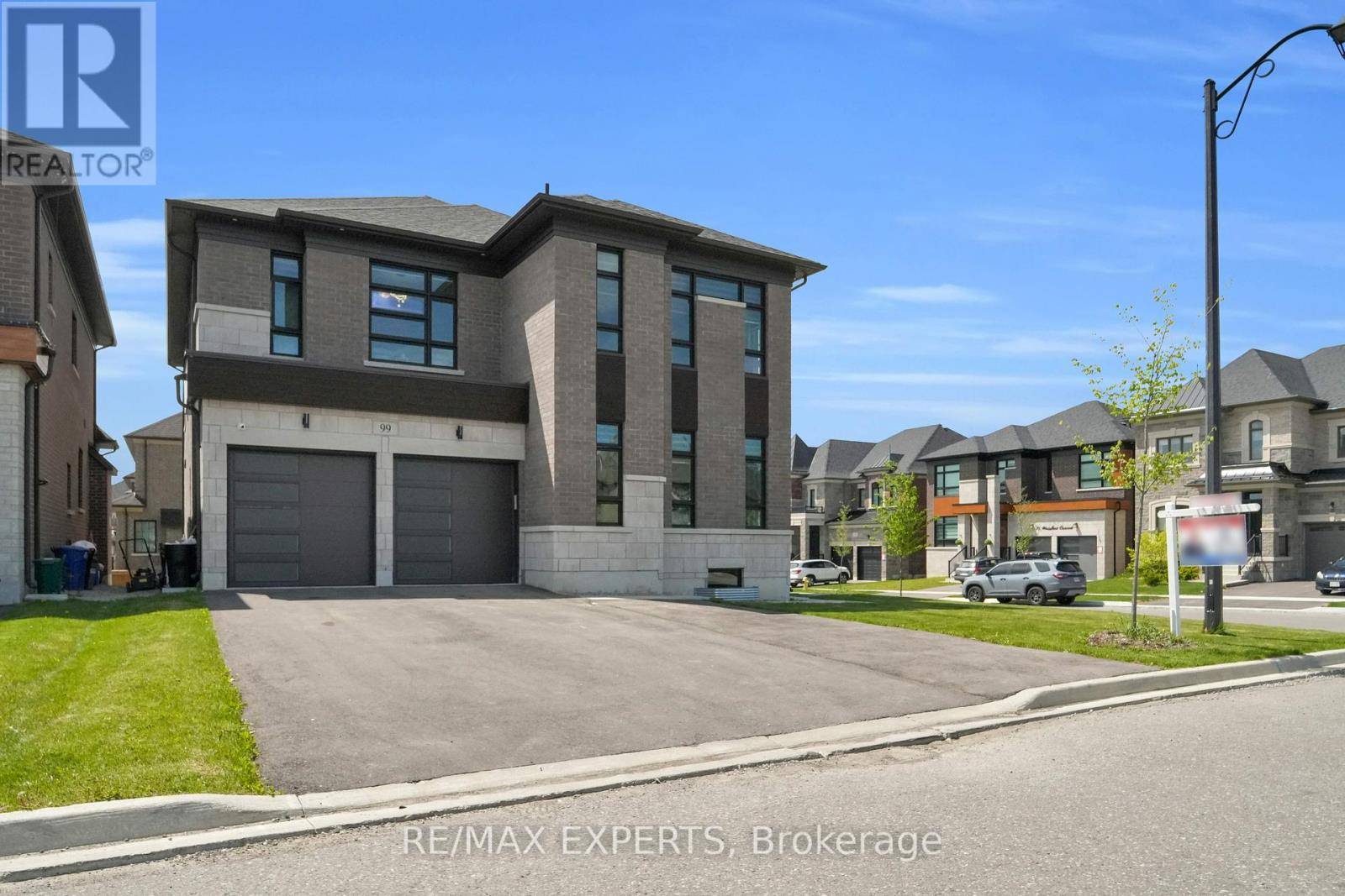 Vaughan (vellore Village), ON L3L0E7,99 WAINFLEET CRESCENT