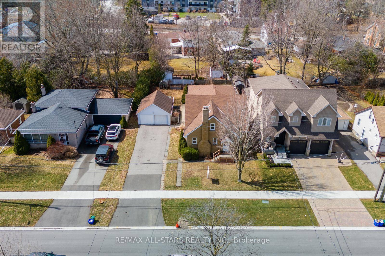 Whitchurch-stouffville (stouffville), ON L4A4J1,54 LLOYD STREET