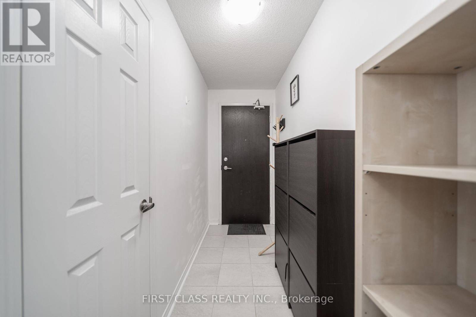 Richmond Hill (langstaff), ON L4B0C1,75 King William CRES #913