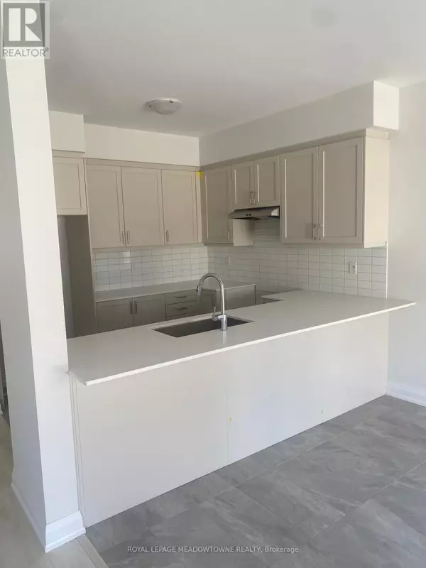 Richmond Hill (oak Ridges), ON L4E1N3,186 SEGUIN STREET