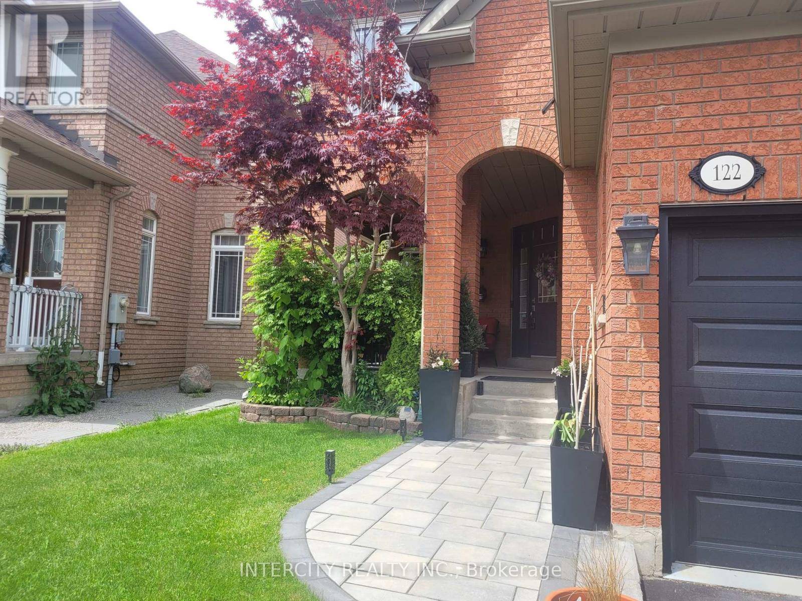 Richmond Hill (oak Ridges), ON L4E3V6,122 ESTATE GARDEN DRIVE