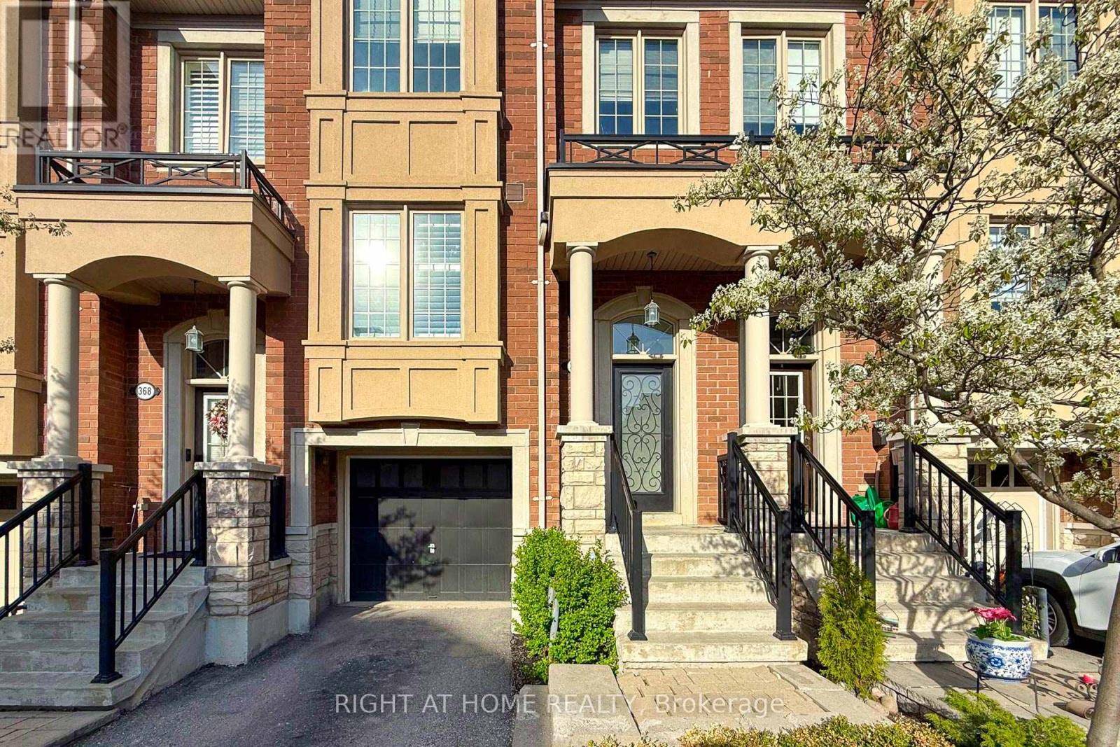 Newmarket (gorham-college Manor), ON L3Y0A8,366 DOAK LANE