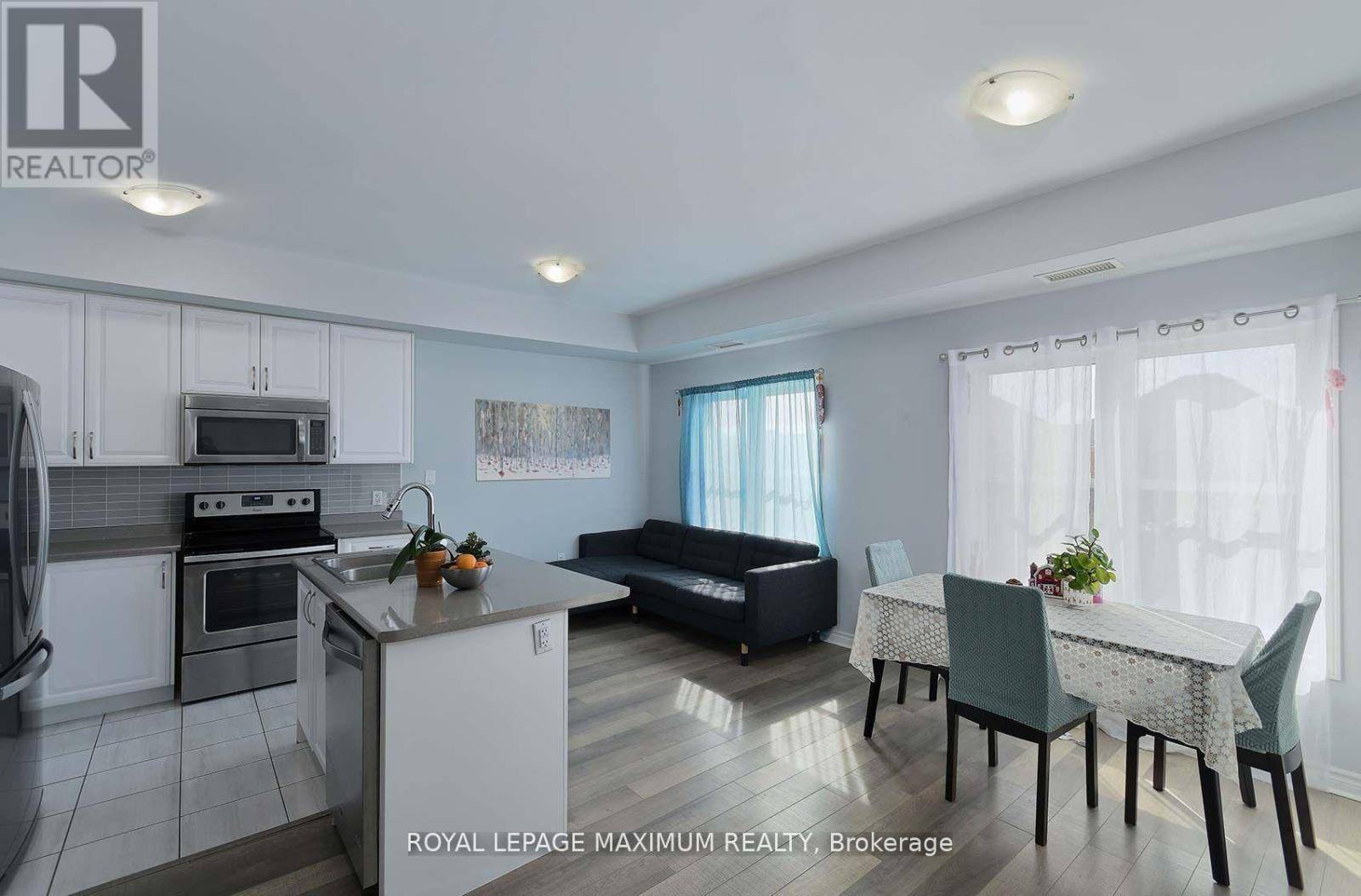 Vaughan (vellore Village), ON L4H4J9,3905 Major Mackenzie DR West #214