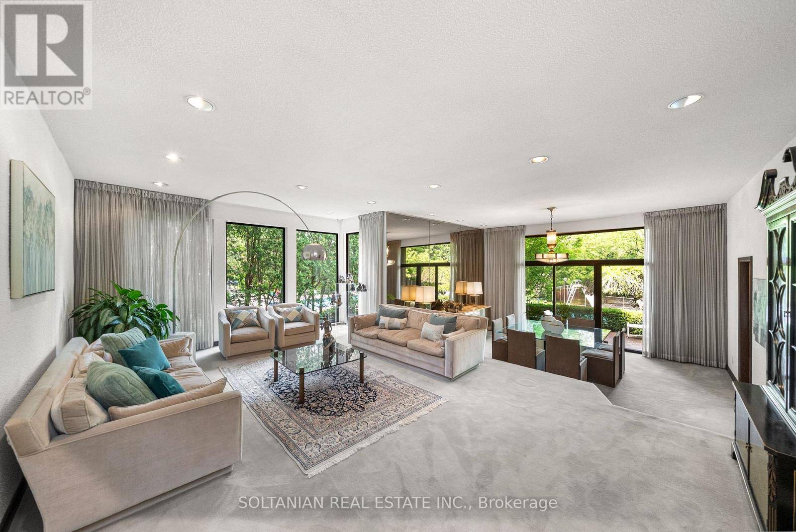 Markham (bayview Glen), ON L3T2T9,18 OLD ENGLISH LANE
