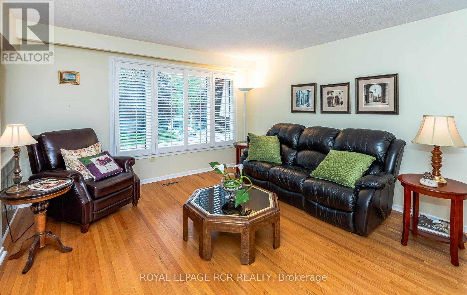 Whitchurch-stouffville (stouffville), ON L4A4Y8,231 STOUFFER STREET