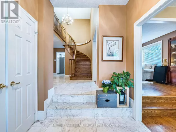 Markham (markville), ON L3P7H5,56 SOHO CRESCENT