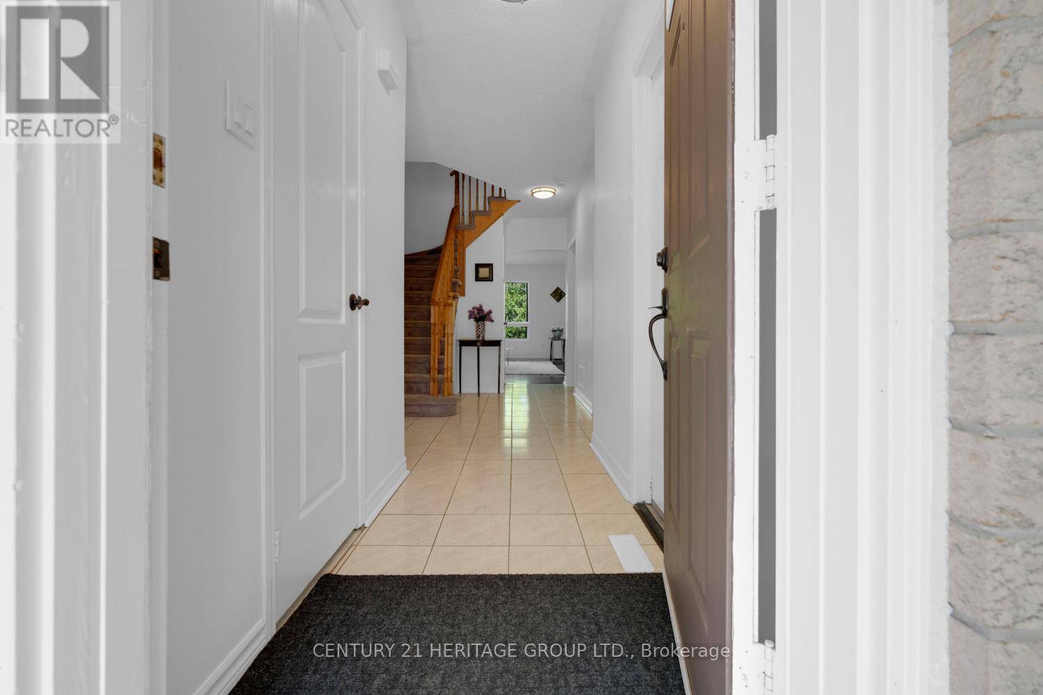 Newmarket (summerhill Estates), ON L3X2C1,431 CARRUTHERS AVENUE