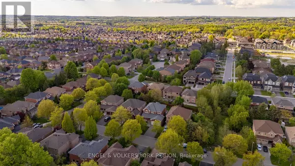 Richmond Hill (oak Ridges), ON L4E3S6,24 TIMBER VALLEY AVE AVENUE