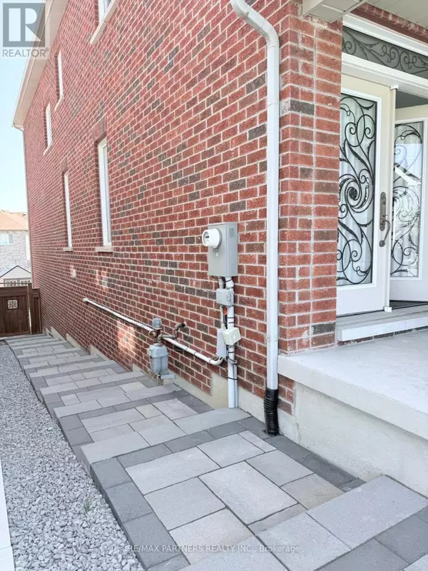 Aurora, ON L4G0E7,277 MAVRINAC BOULEVARD