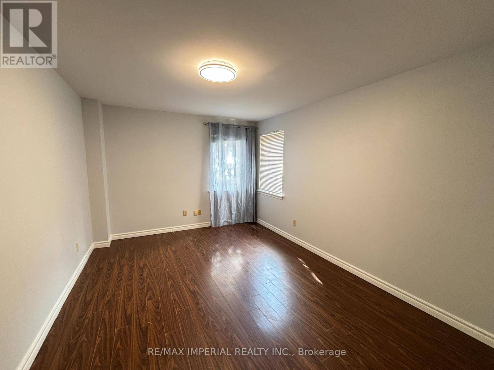 Vaughan (brownridge), ON L4J2Y2,98 MCMORRAN CRESCENT