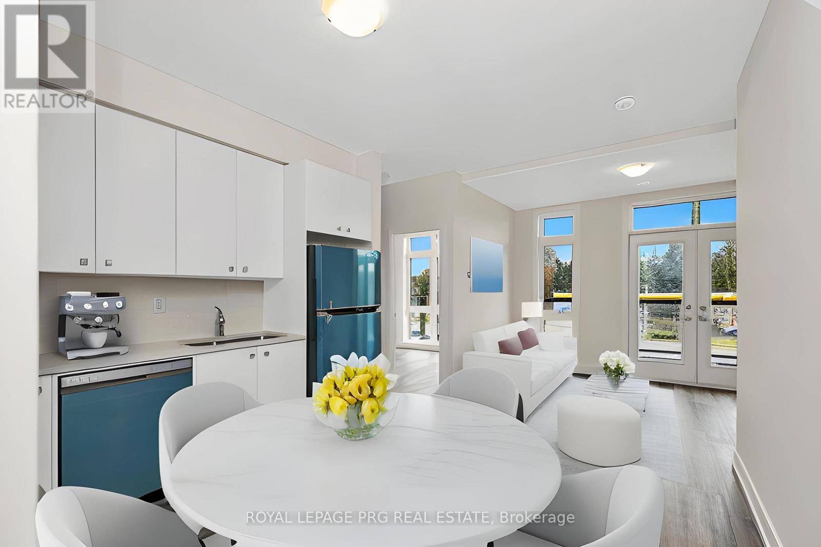 Richmond Hill (oak Ridges), ON L4E1J4,12860 Yonge ST #9