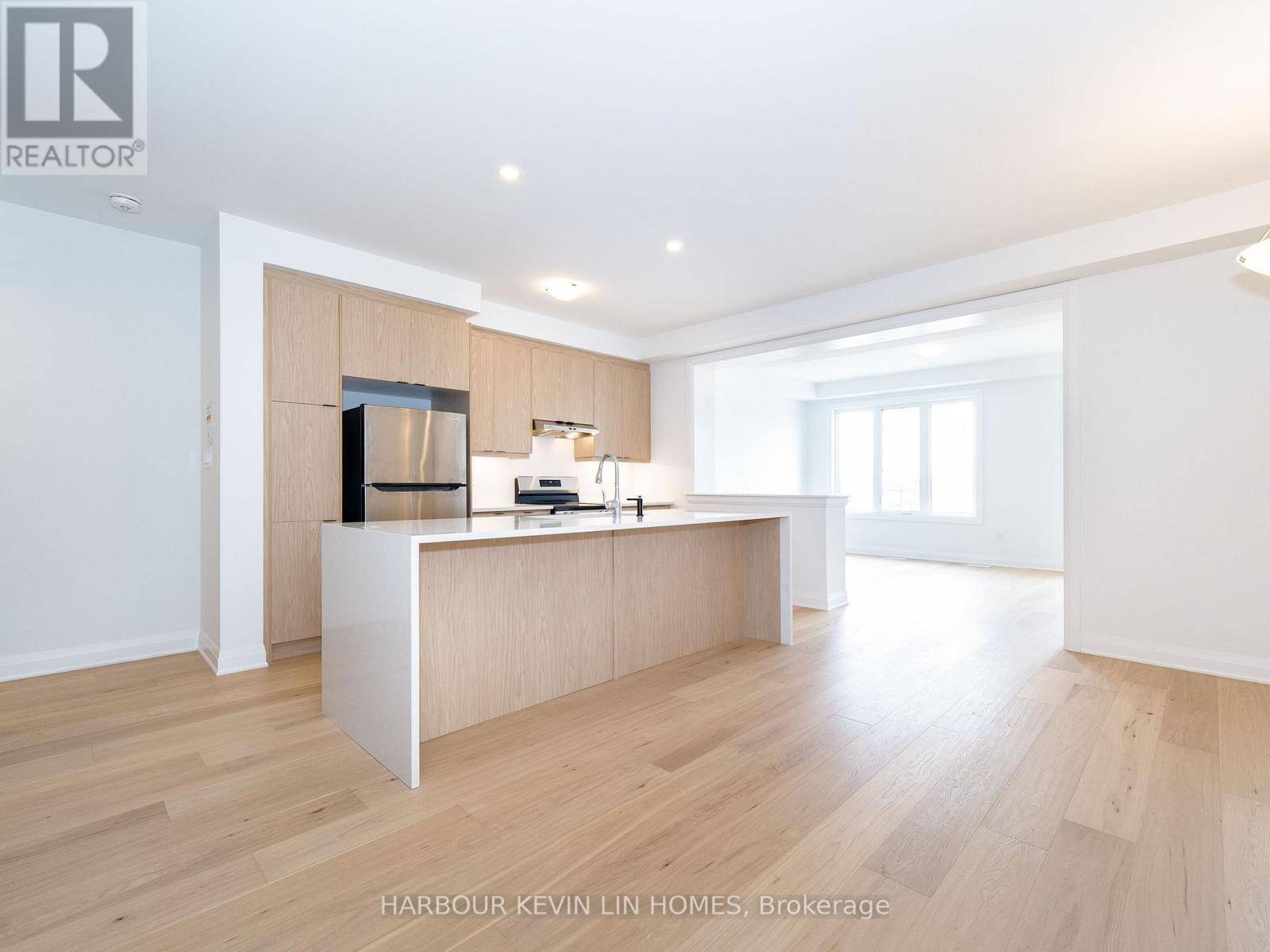 Markham, ON L6C3M4,46 AZURE DRIVE