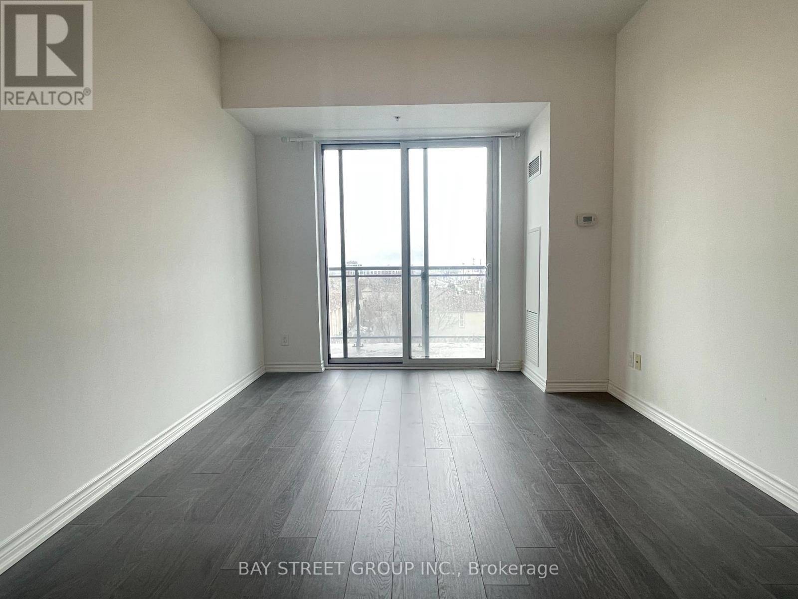 Richmond Hill (jefferson), ON L4E3N8,11611 Yonge ST #512