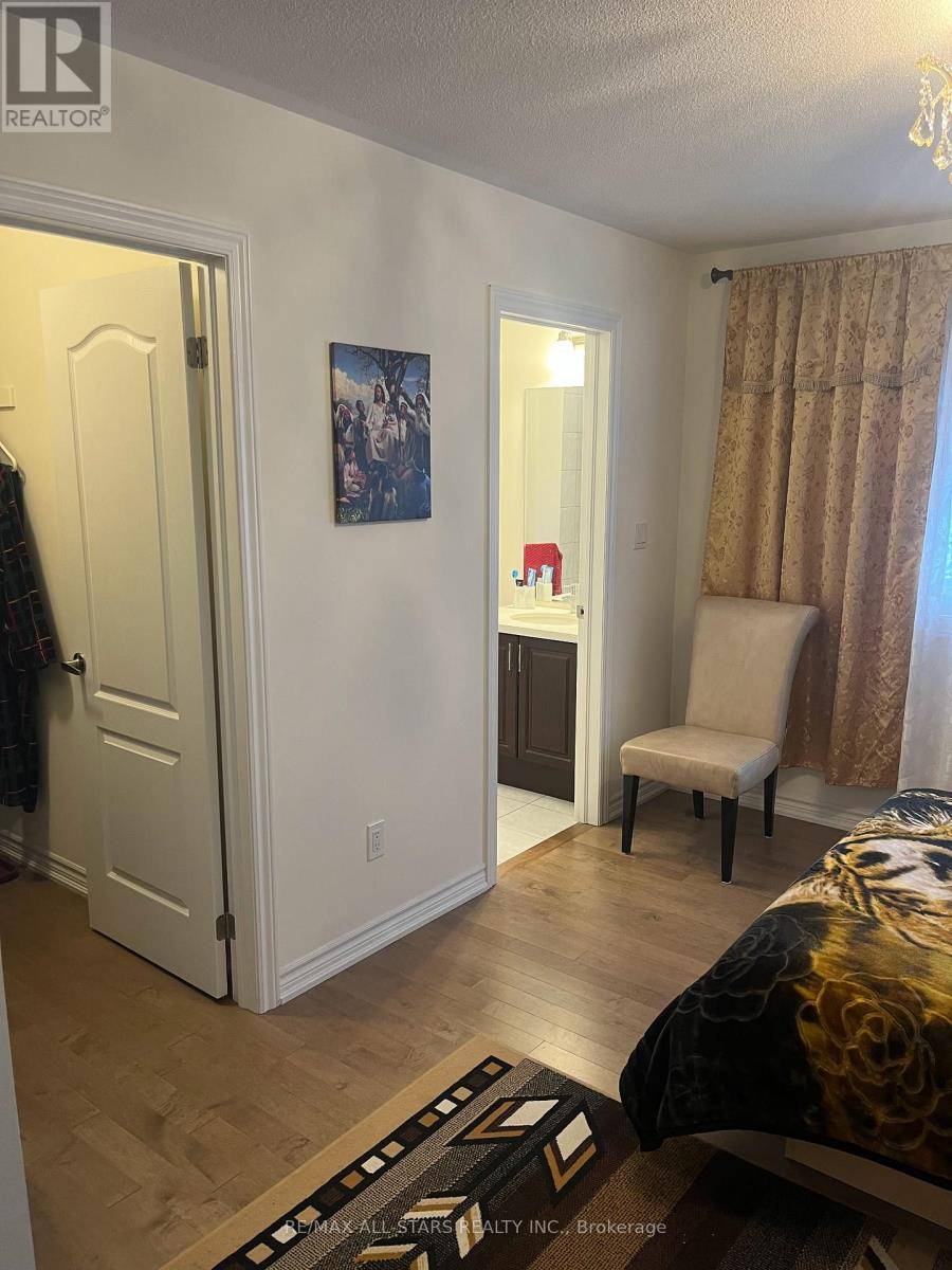 Georgina (keswick North), ON L4P0K1,353 DANNY WHEELER BOULEVARD