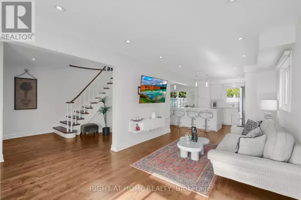 Markham (markham Village), ON L3P5W1,21 SPRAGG CIRCLE