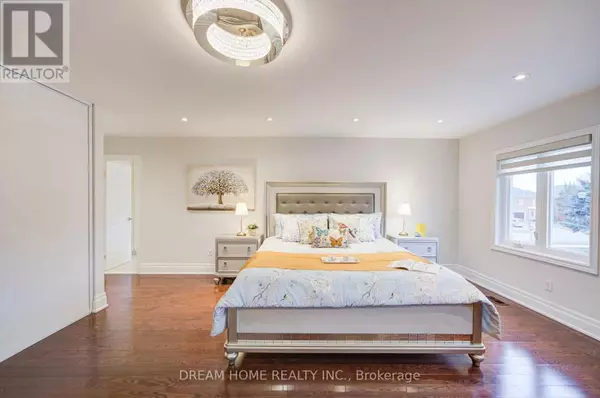 Markham (cachet), ON L6C1R2,MASTER BEDROOM - 3 MOSES CRESCENT