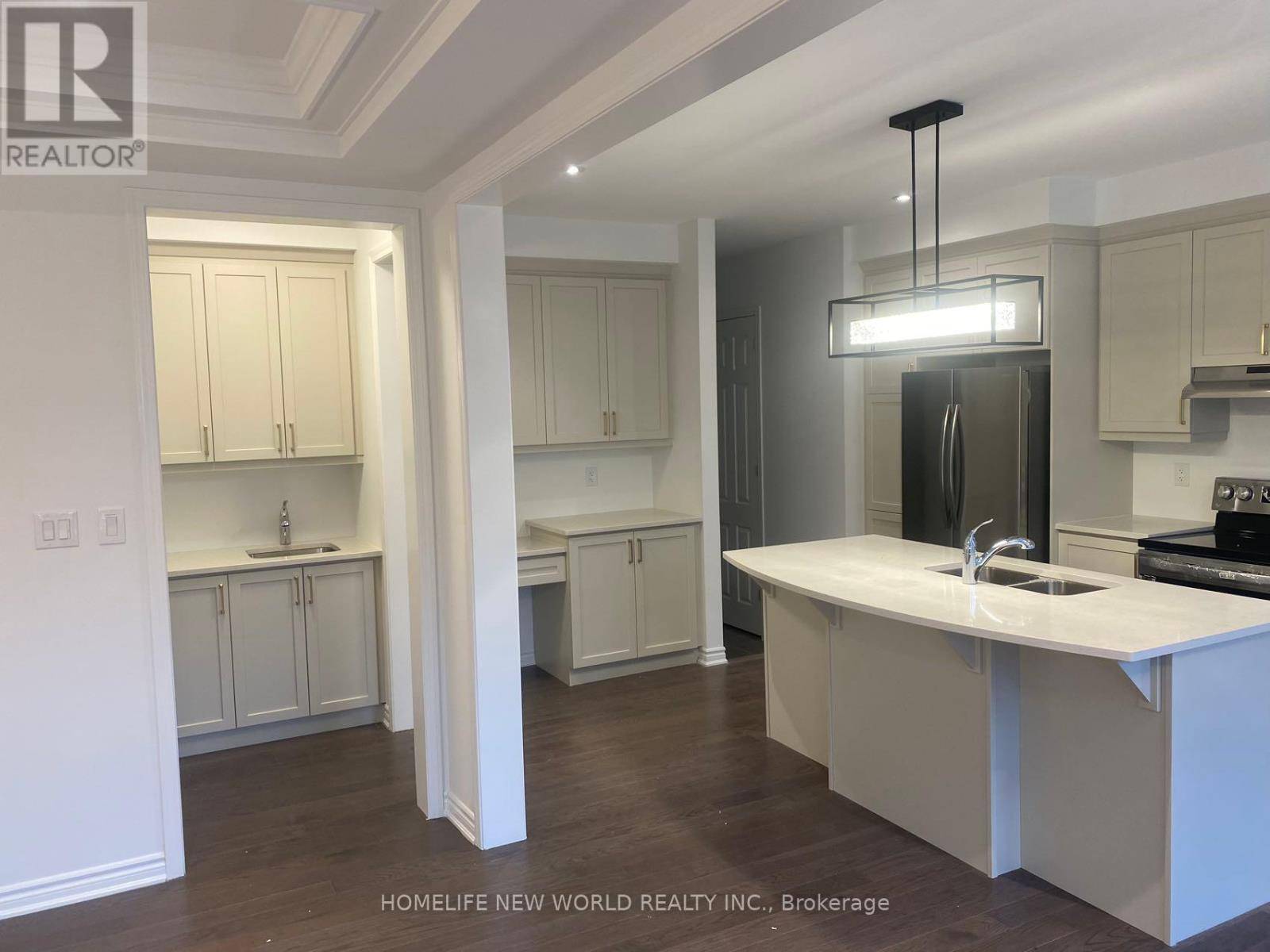 Innisfil, ON L9S0R7,703 LAMB STREET E