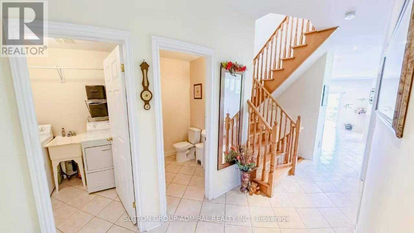 Richmond Hill (rouge Woods), ON L4S2R6,98 HOLLY DRIVE