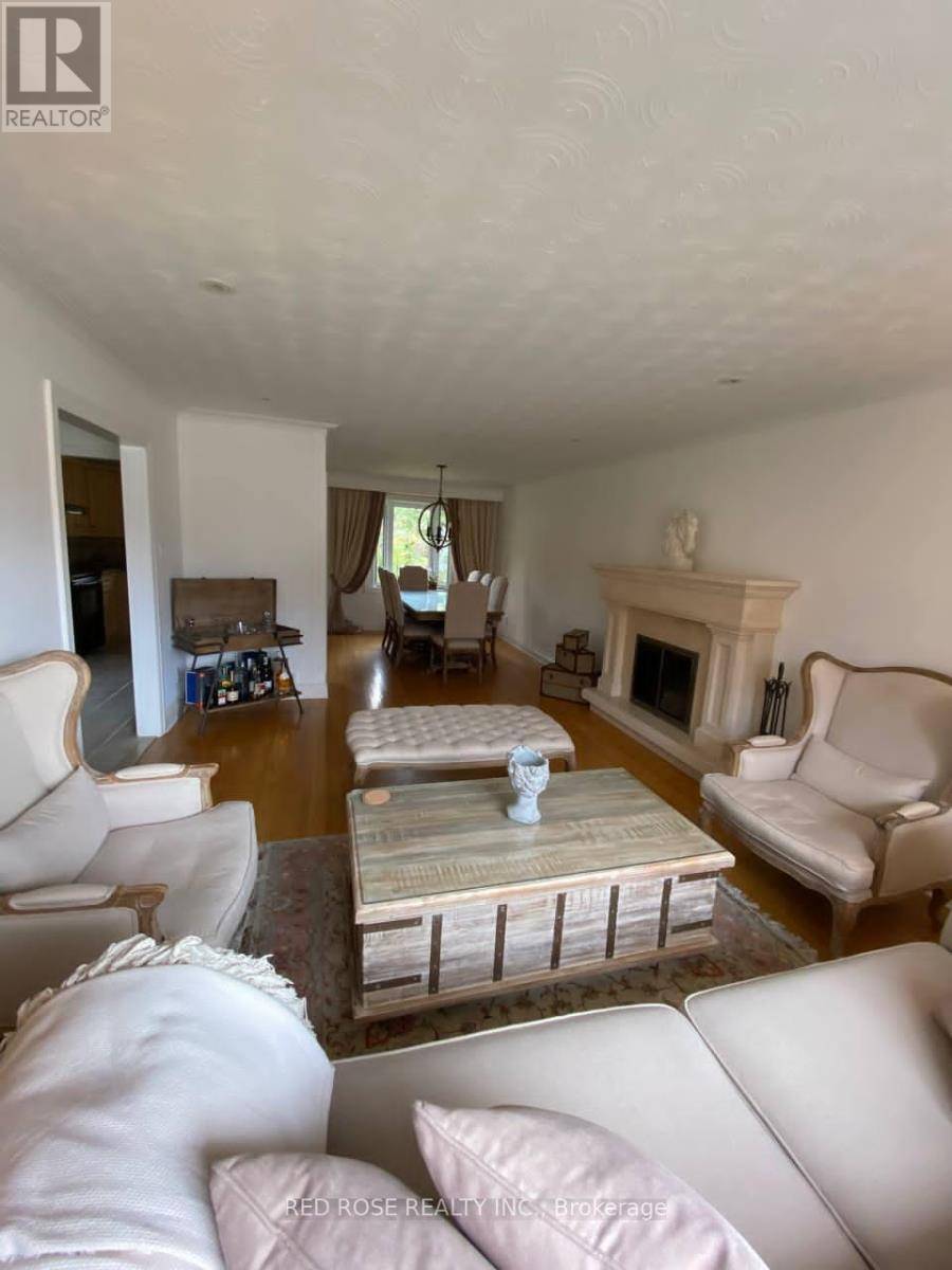 Richmond Hill (mill Pond), ON L4C4P3,97 Penstock CT #Main Floor