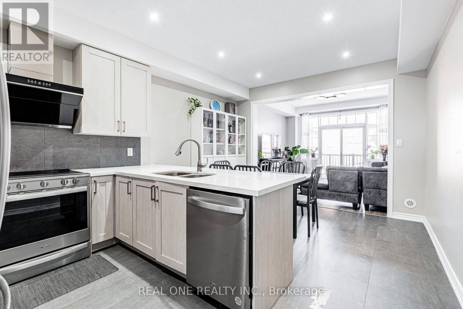 Markham (berczy), ON L6C0V8,4798 16TH AVENUE