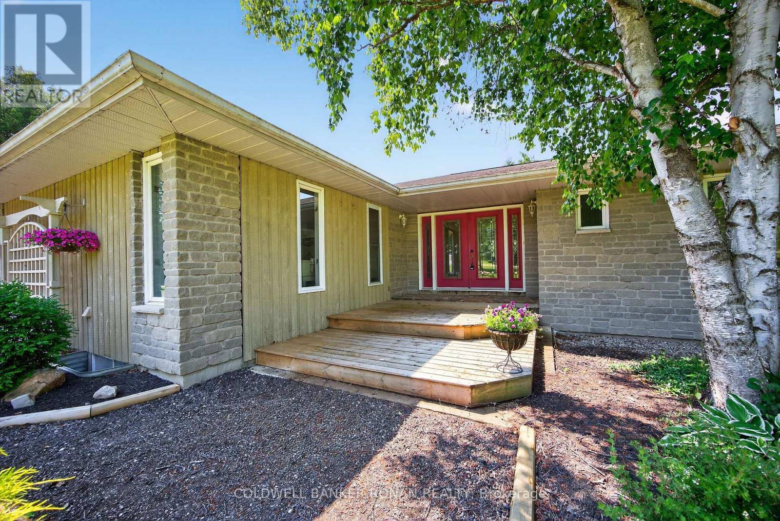 Adjala-tosorontio, ON L0M1J0,10 MARGARET AVENUE