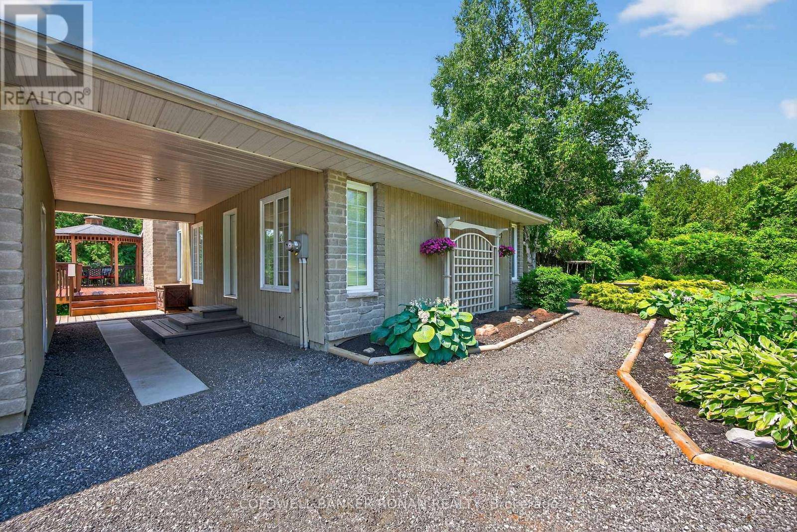 Adjala-tosorontio, ON L0M1J0,10 MARGARET AVENUE