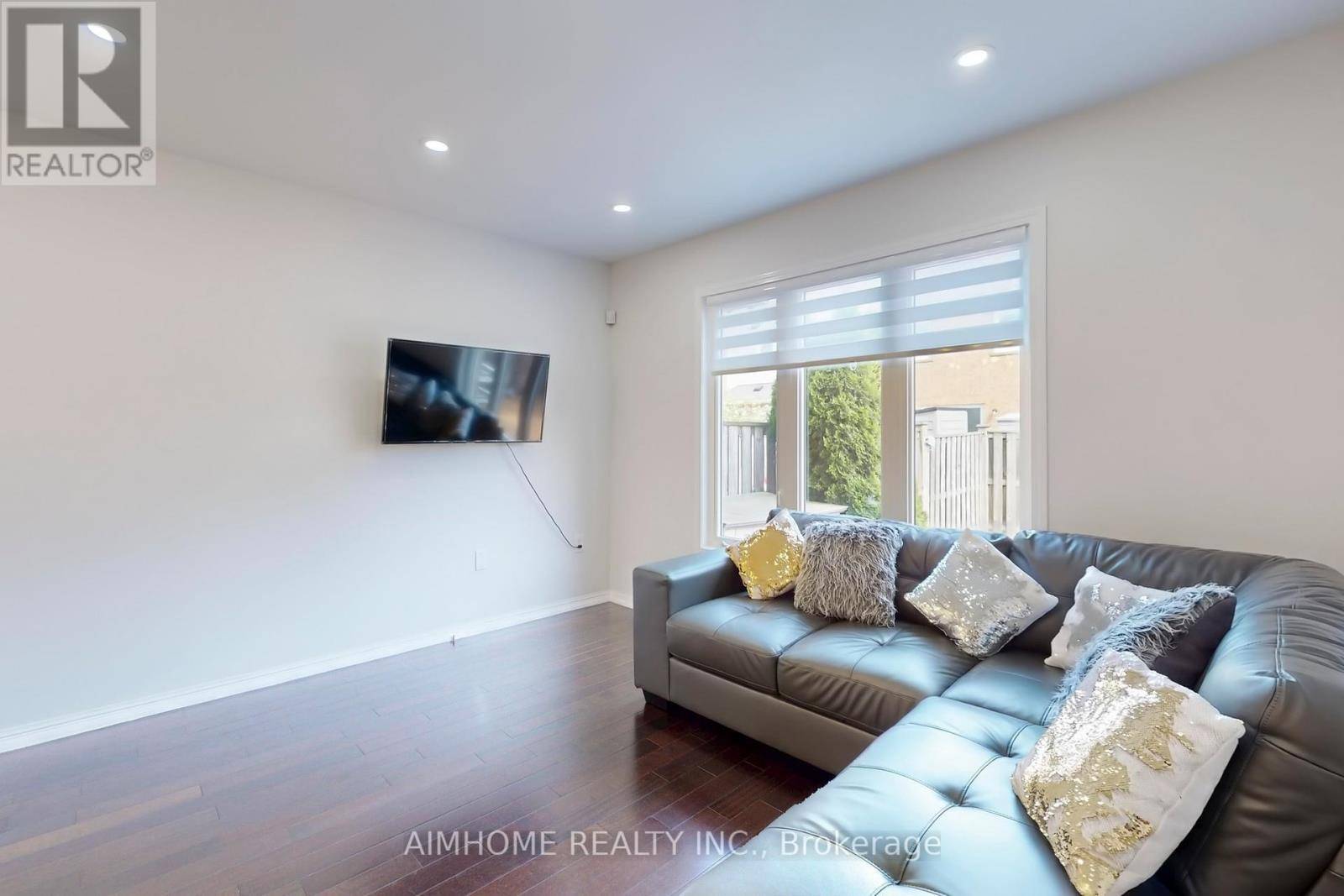 Whitchurch-stouffville (stouffville), ON L4A0A3,17 JAMESWAY CRESCENT